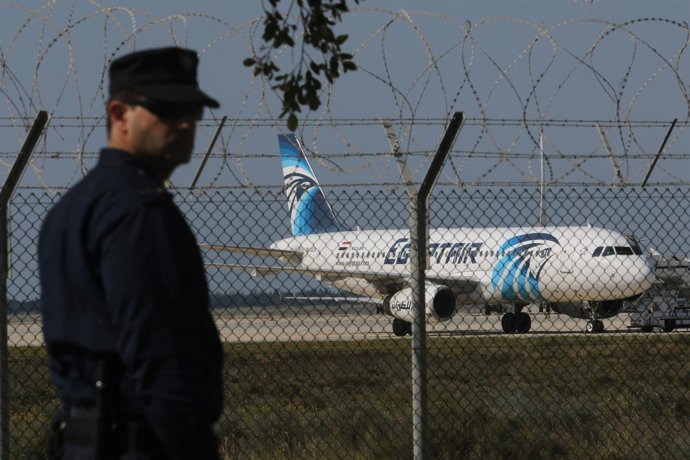 Egypt Air A320 secuestrado en Chipre