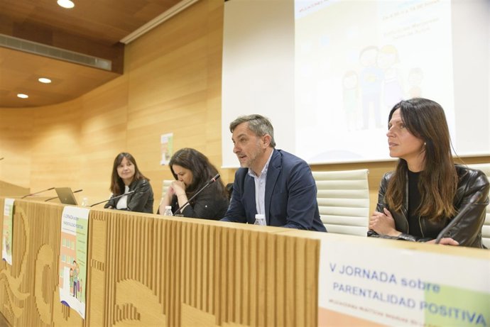 El diputado de Bienestar Social, Ángel Escobar, ha inaugurado las jornadas.