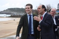 Casado lamenta que el "populismo" de Revilla haya "truncado" la marcha de Cantabria