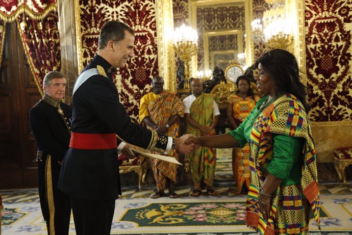 El Rey recibe la Carta Credencial de la embajadora de Ghana