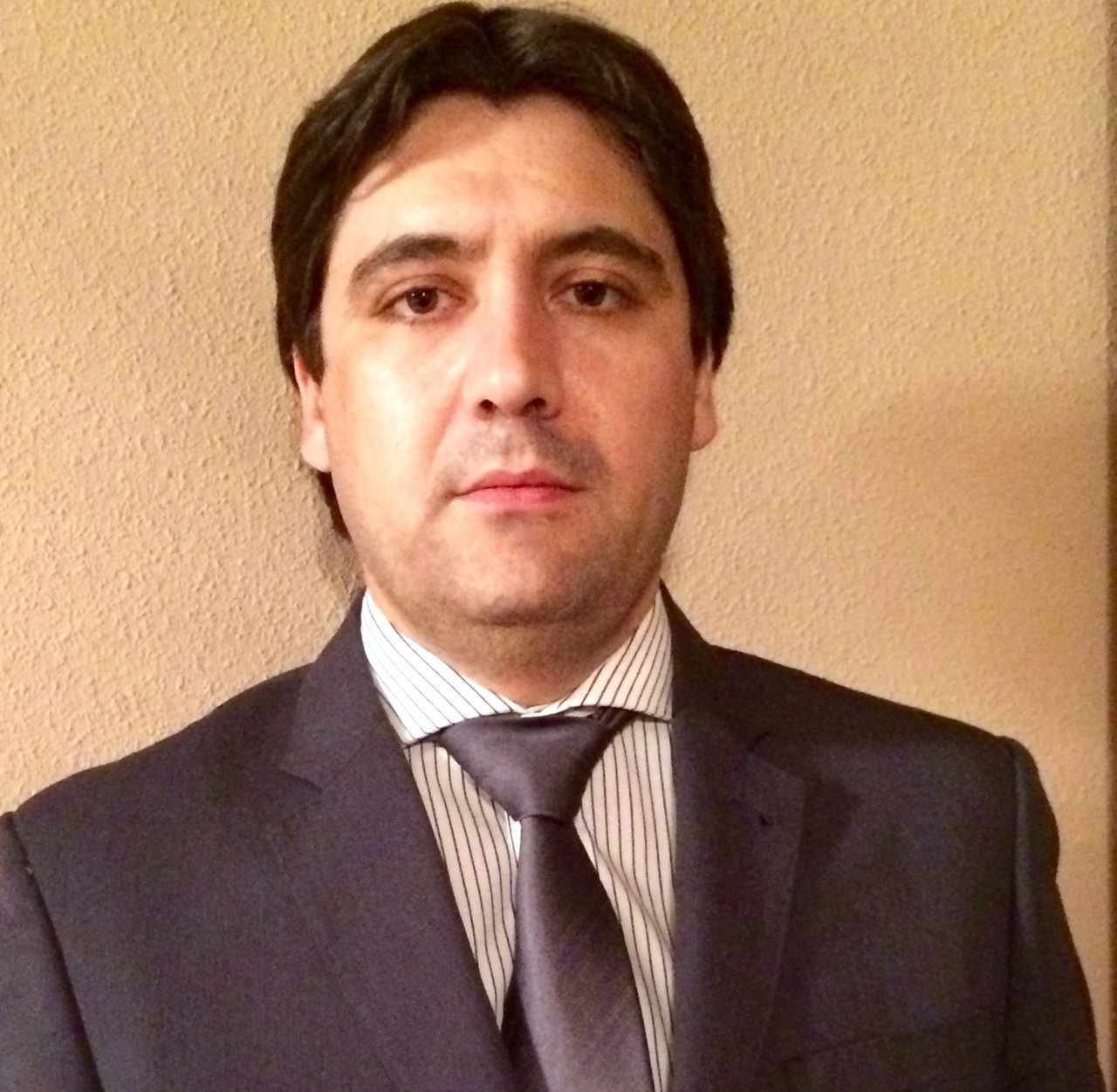 César Sanz, abogado de Ribé Salat Consulting