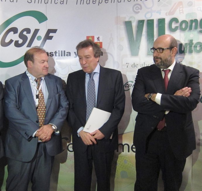 Hernando (d), De Santiago-Juárez (c) y Biorra (i)