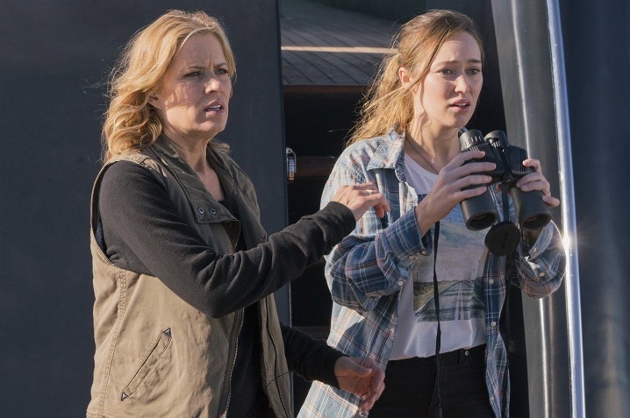  Madison Clark (Kim Dickens) Y Alicia En Fear The Walking Dead