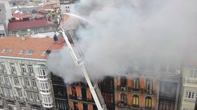 Incendio en la calle Uríad e Oviedo