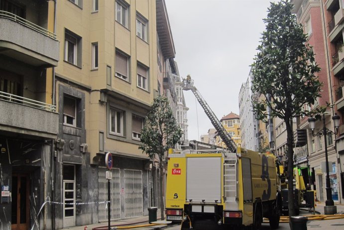 Incendio en Oviedo en la calle Melquiades Álvarez