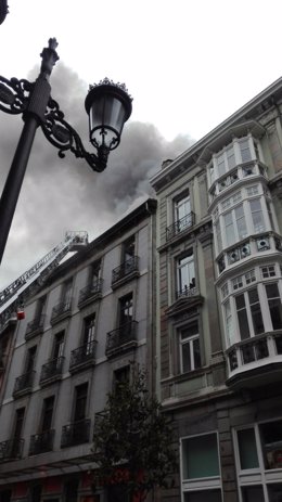 Incendio en la Calle Uría número 58 de Oviedo