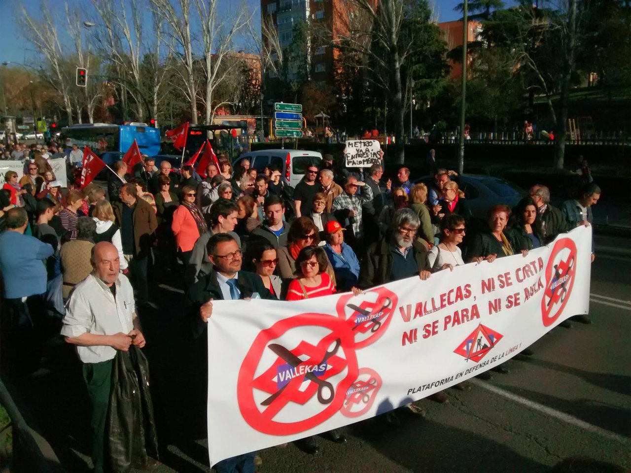 Manifestación en Vallecas contra el cierre de la línea 1