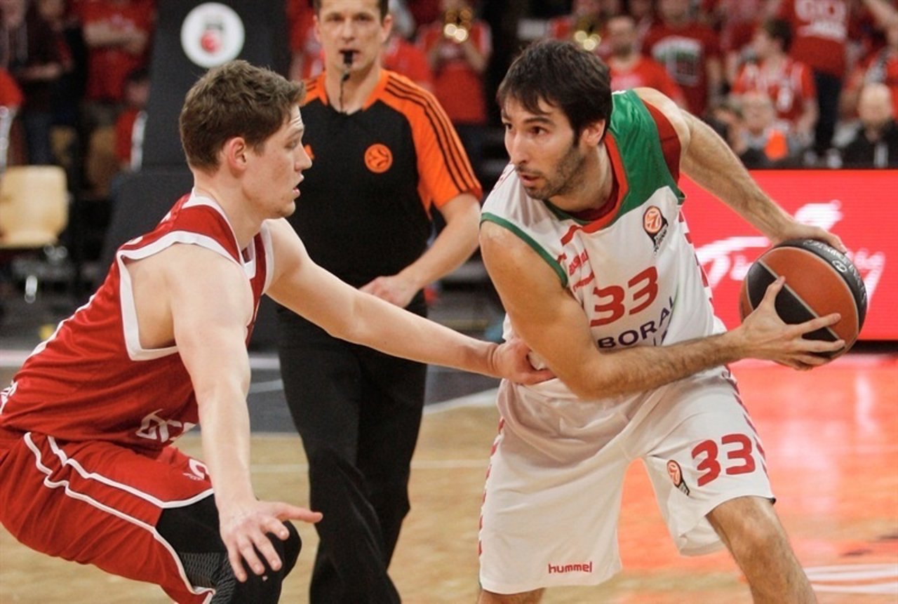 Alberto Corbacho en un partido ante el Brose Baskets
