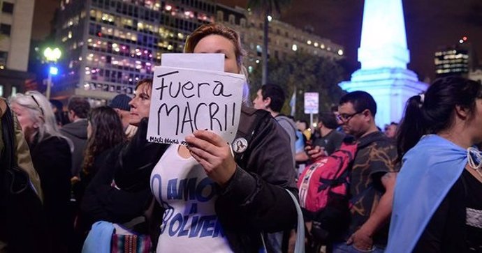 Manifestantes contra Macri