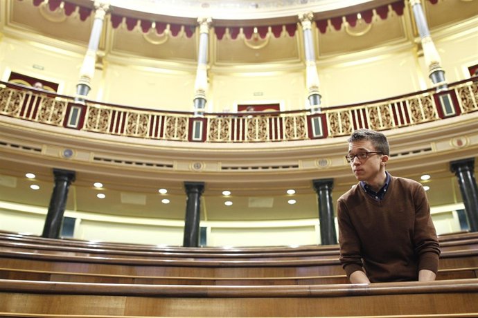Iñigo Errejón en el Congreso durante el debate de investidura