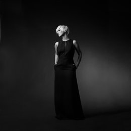 Pasión Vega hace un homenaje a Carlos Cano. 