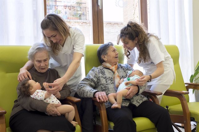 Terapia novedosa con bebés reborn en Granada