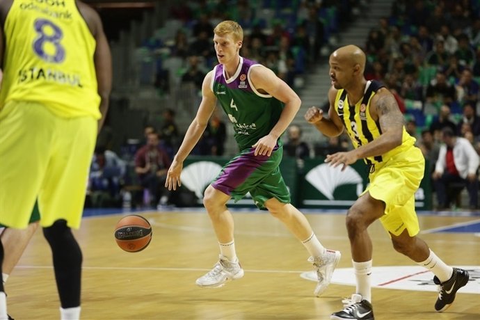 Alberto Díaz, de Unicaja, ante el Fenerbahce en Euroliga