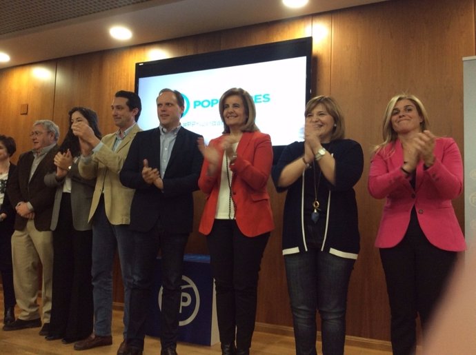 Báñez y Bonig junto a otros dirigentes del PP en una convención sobre empleo