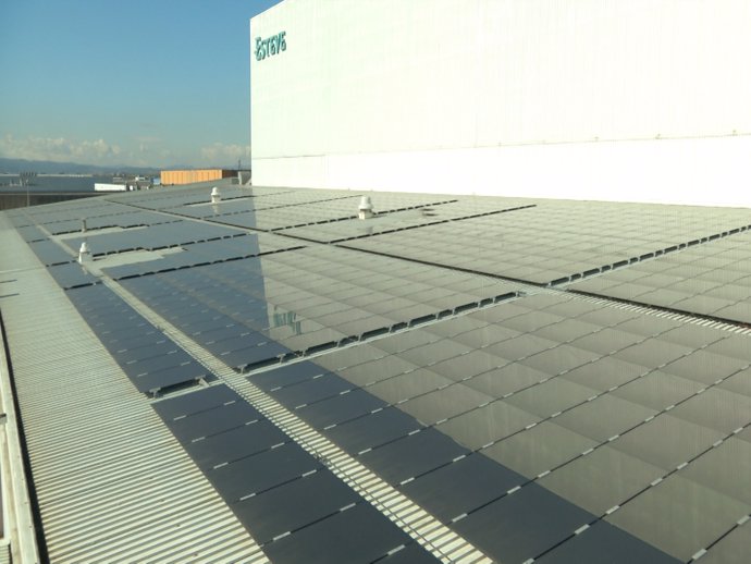 Esteve instala la mayor superficie fotovoltaica para autoconsumo de Catalunya