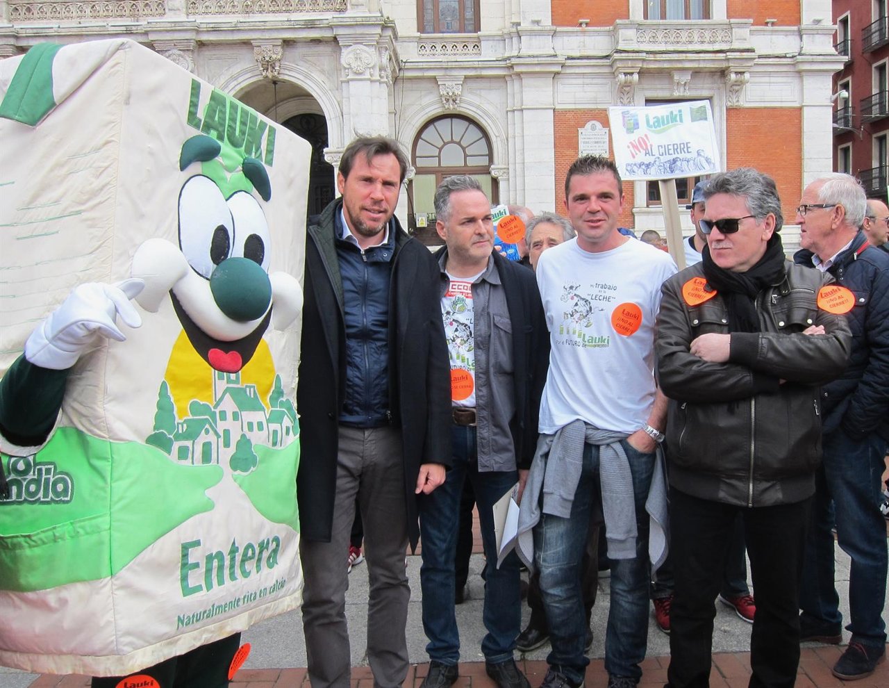 Óscar Puente apoya a los miembros del Comité de Empresa de Lauki 