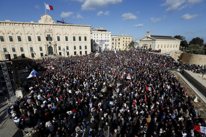 Manifestación de la oposición en La Valeta