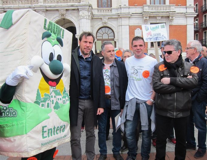 Óscar Puente apoya a los miembros del Comité de Empresa de Lauki 