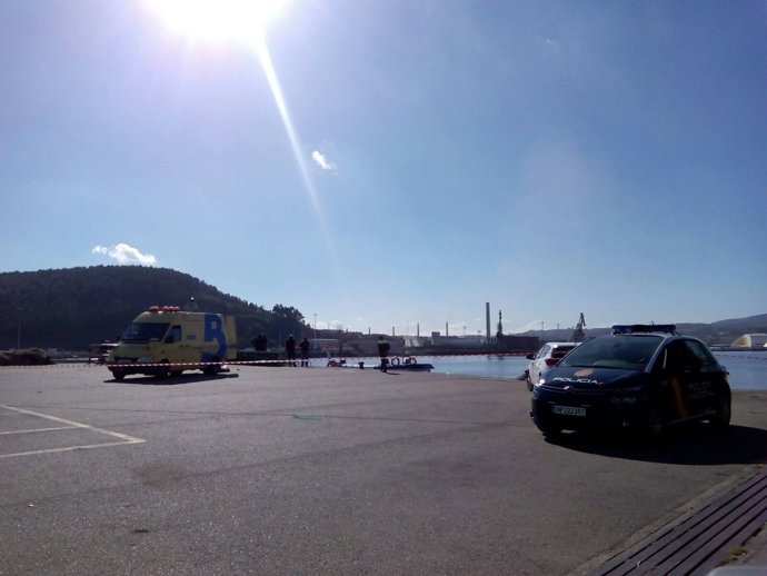 Buscan a una persona en la ría de Avilés