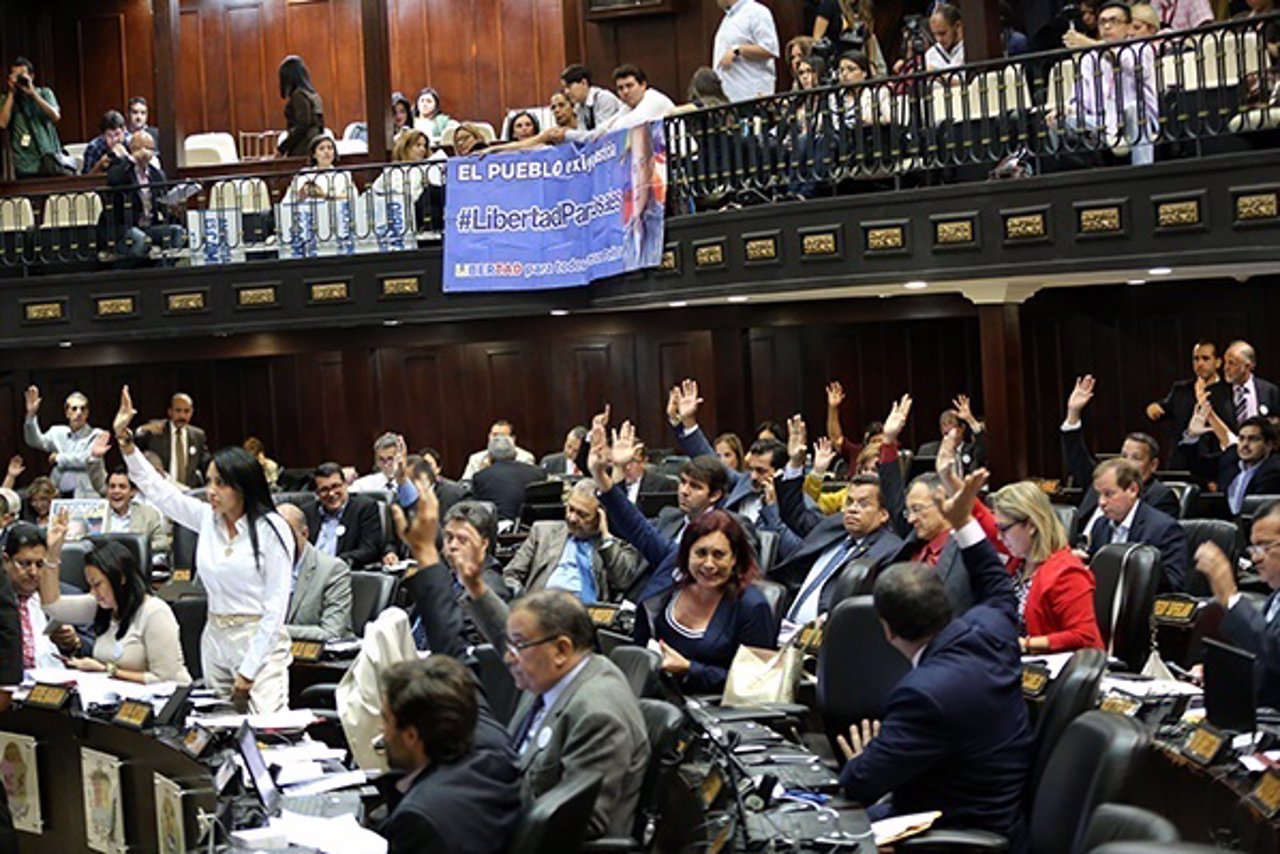La Asamblea Nacional de Venezuela aprueba la Ley de Amnistía