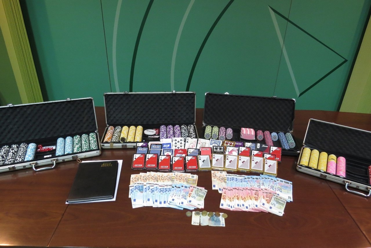 Establecimiento de juego ilegal de póquer desmantelado 