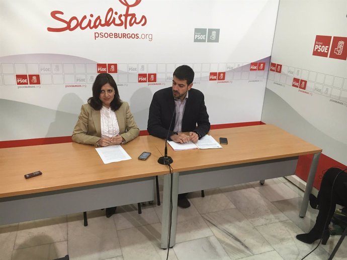 Esther Peña  y David Jurado, portavoz del PSOE en la Diputación. 