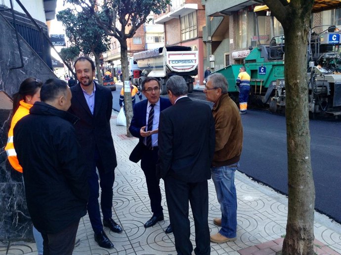 Visita al asfaltado de Ceferino Calderón