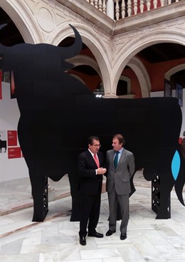 Presentación de la exposición itinerante sobre el toro de Osborne