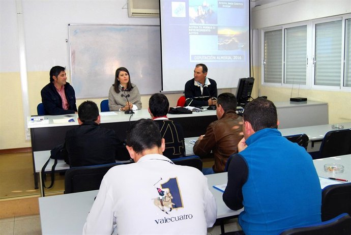 La diputada de Deportes ha inaugurado el curso 'Activa tu pueblo II'.