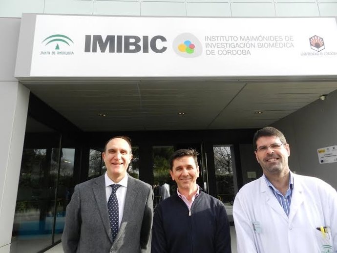 Romero, entre Vaquero (izda.) y Fuentes, a las puertas del Imibic