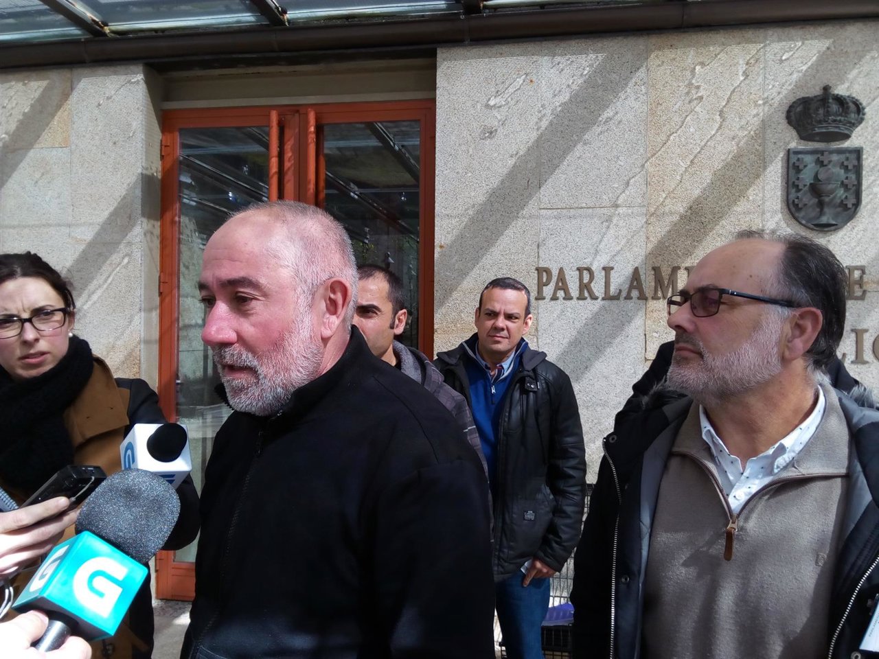 Xoán Xosé Bouza de la CIG con trabajadores del naval