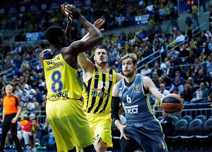 Nocioni en el Fenerbahce - Real Madrid