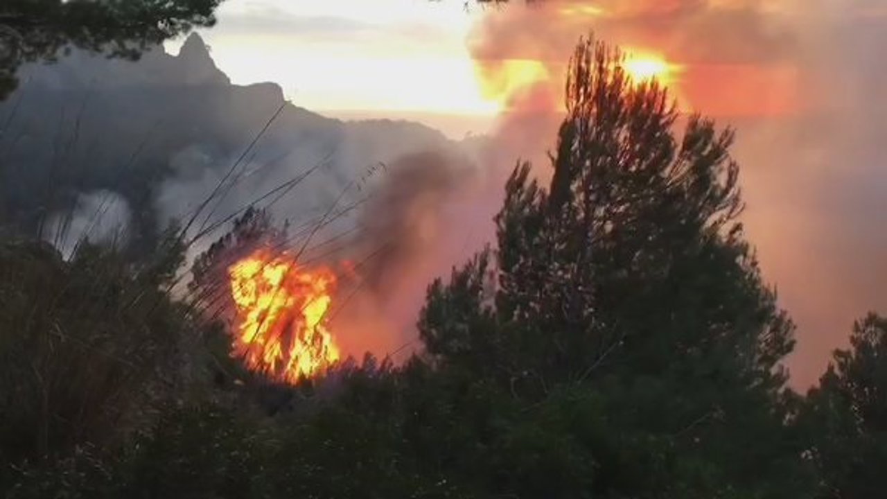 Incendio en Cala Tuent