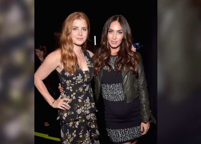 Megan Foz y Amy Adams en el estreno de Las Tortugas Ninja