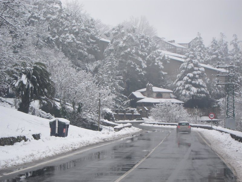 El Puerto de Honduras continúa cortado al tráfico por nieve