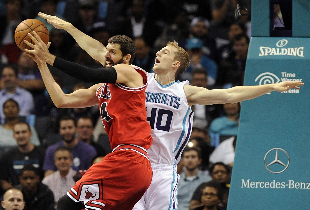 Nikola Mirotic en el Chicago Bulls - Charlotte Hornets