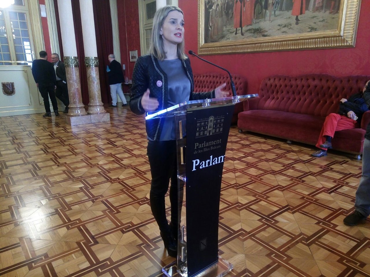  La Portavoz Del Grupo Parlamentario Popular, Marga Prohens