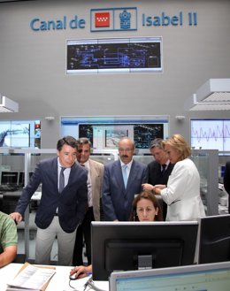 González en el Centro Principal de Control (CPC) del Canal de Isabel II