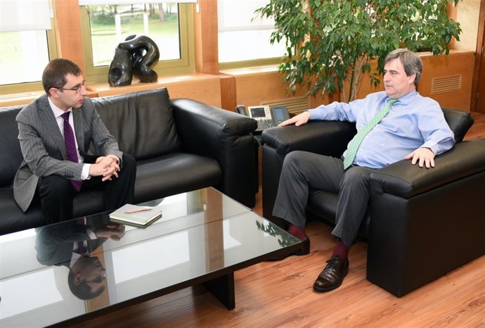 Miguel Cardenal recibe a Gómez Bastida 