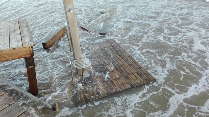 Daños en la playa de El Portil. 