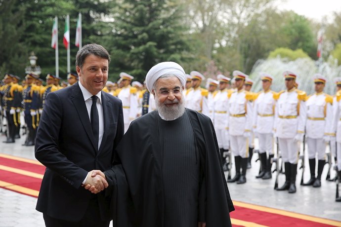Matteo Renzi y Hasan Rohani en Teherán