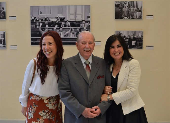 Garriga, escoltado por Hernández y Darias