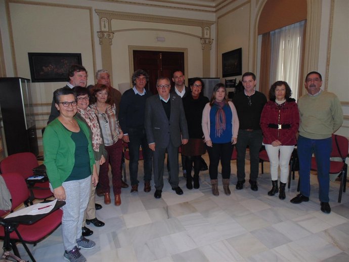 Reunión con directores de centros de participación activa de mayores. 