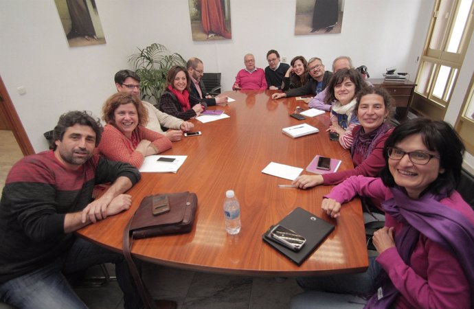 Reunión de los concejales de PSOE, IU y Ganemos en el Ayuntamiento de Córdoba
