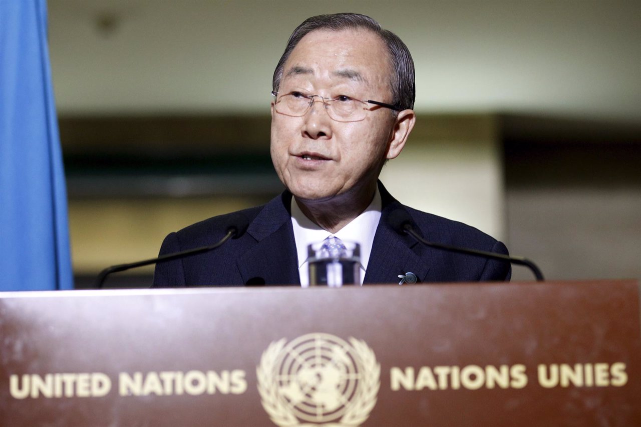 U.N. Secretary-General Ban Ki-Moon (R) and International Committee of the Red Cr