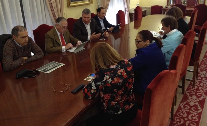 Reunión para analizar el estado de las playas de El Portil y Nuevo Portil. 