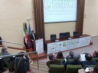 Vara defiende la innovación de Extremadura y Alentejo en la industria agroalimentaria