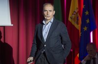 El director de Twitter en España asegura que sirve para "mostrar talento"