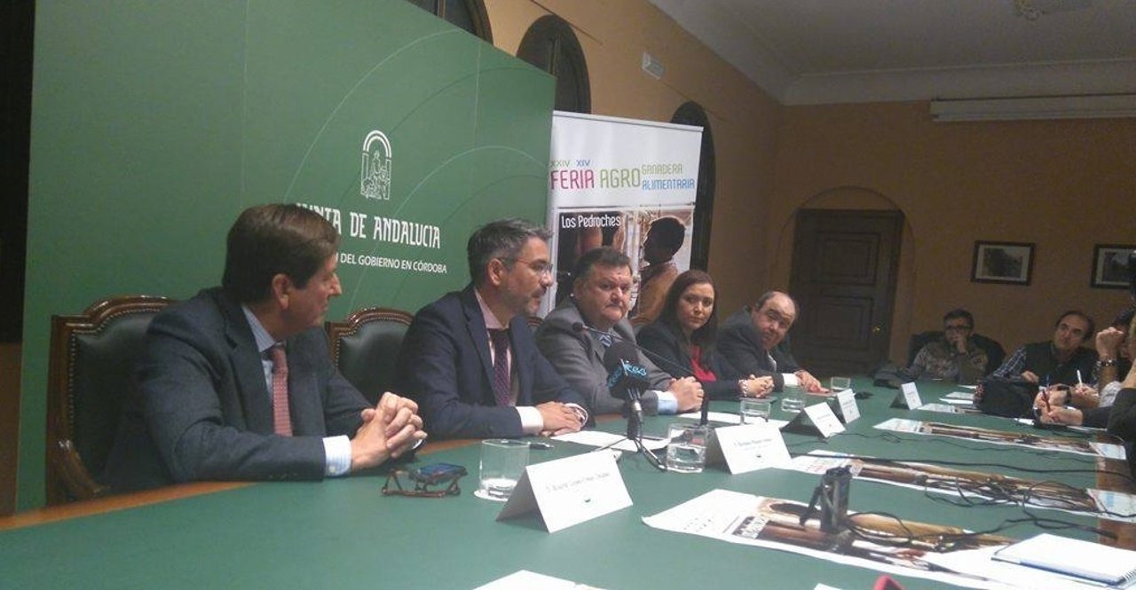 Carrillo y Zurera (centro) durante la presentación del evento