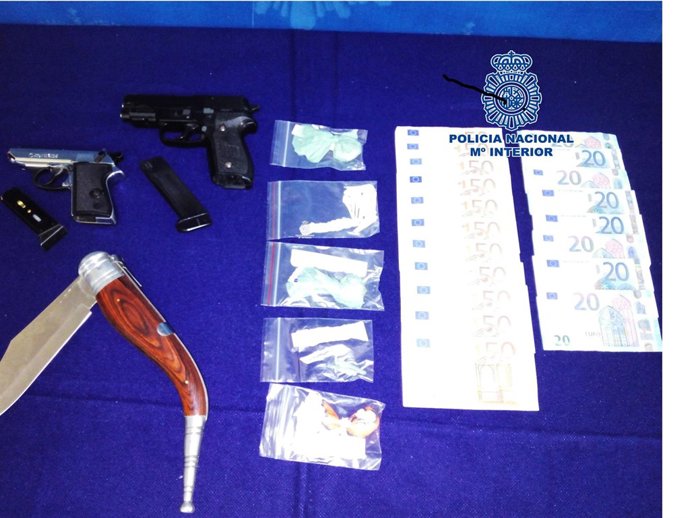 Armas, drogas y dinero intervenido